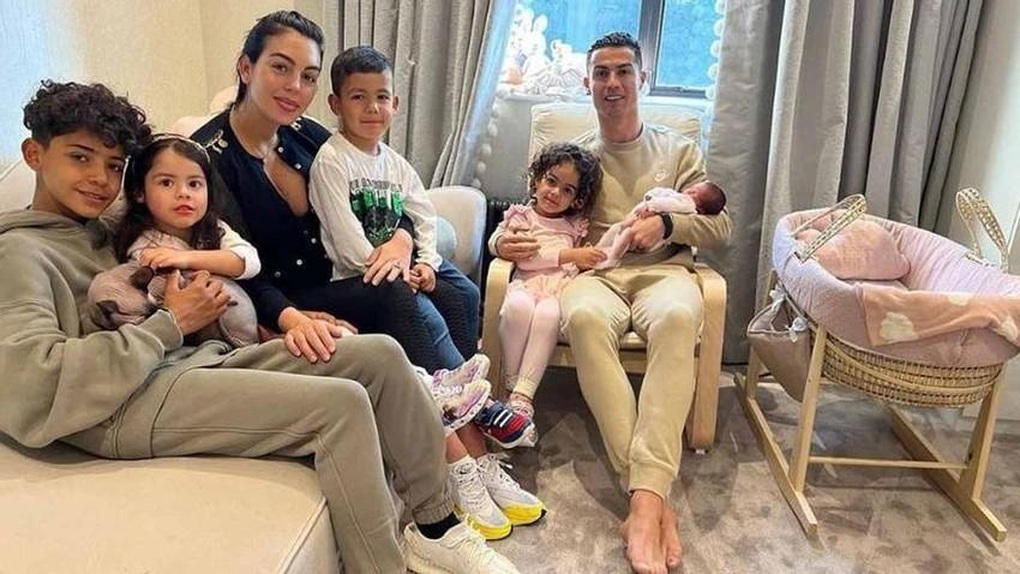 C.Ronaldo vướng nghi án trục trặc với bạn gái - 2 C.Ronaldo vướng nghi án trục trặc với bạn gái - 2