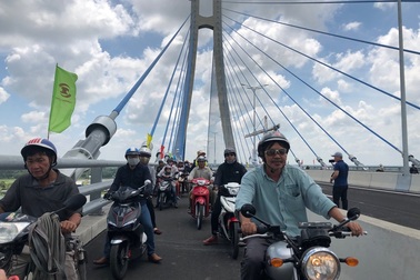 Thông xe cầu Vàm Cống, góp phần tháo gỡ điểm nghẽn giao thông miền Tây