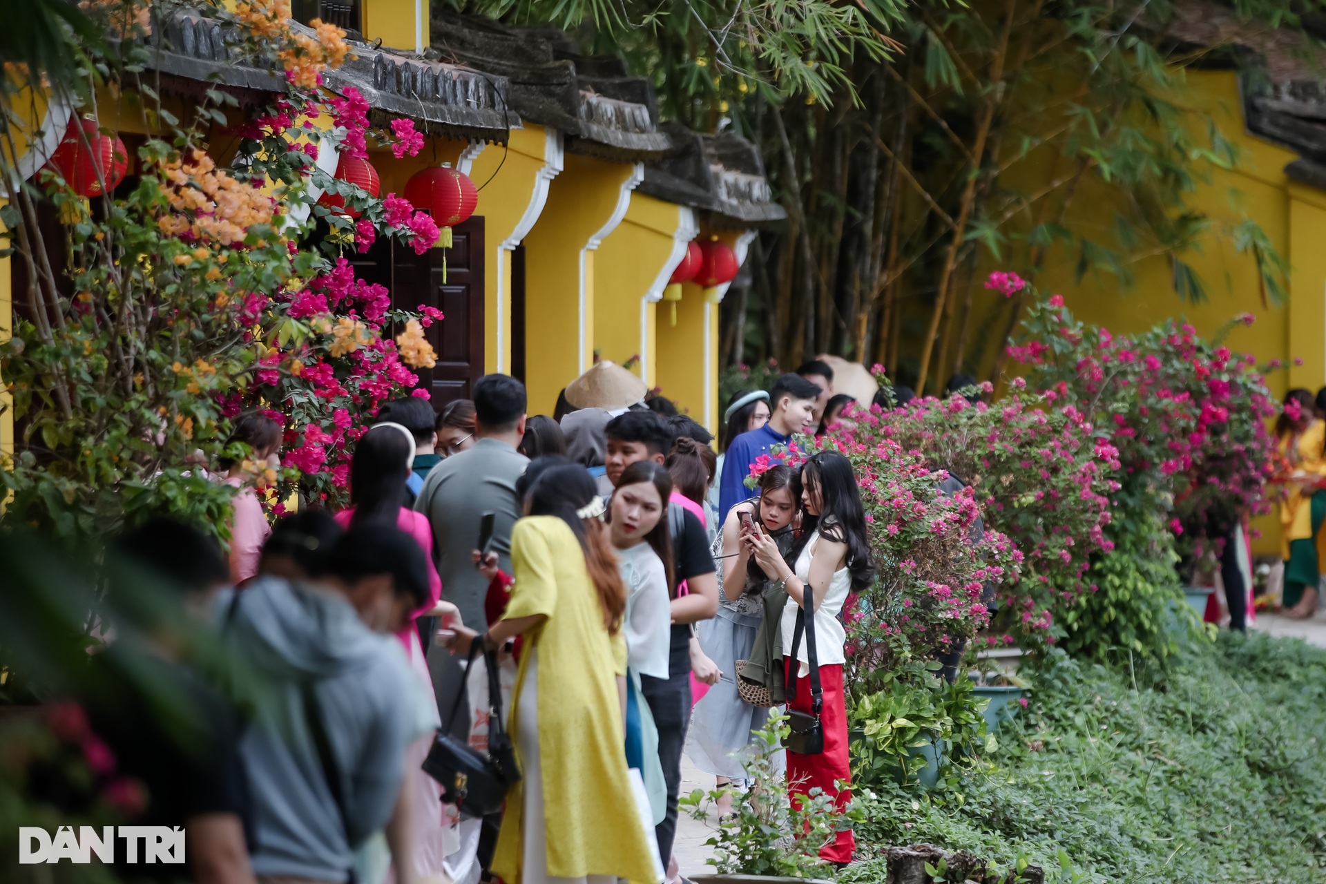 Hàng nghìn cô ba Sài Gòn check-in nơi được ví như Hội An thu nhỏ ở TPHCM - 2