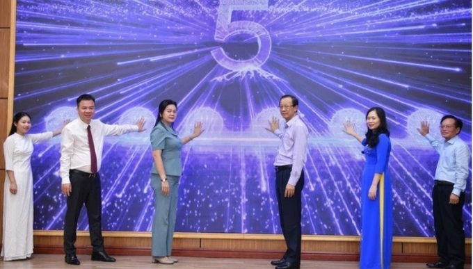 Các đại biểu thực hiện nghi thức phát động cuộc thi.