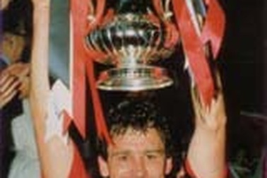 Mối liên hệ giữa ngôi sao sân cỏ và… ngón tay 