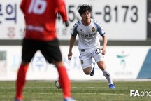 Công Phượng: “Tôi gặp khó khăn với lối chơi của Incheon United”