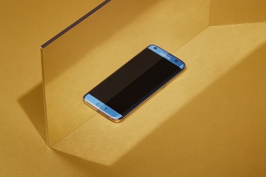 Galaxy S7 edge Xanh Coral – “siêu phẩm” của Samsung hút khách dịp cuối năm 2016