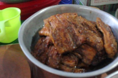 Nấu cơm phát miễn phí cho thí sinh tại Trà Vinh