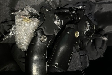 Nhóm thanh niên đi cướp ngân hàng bất thành