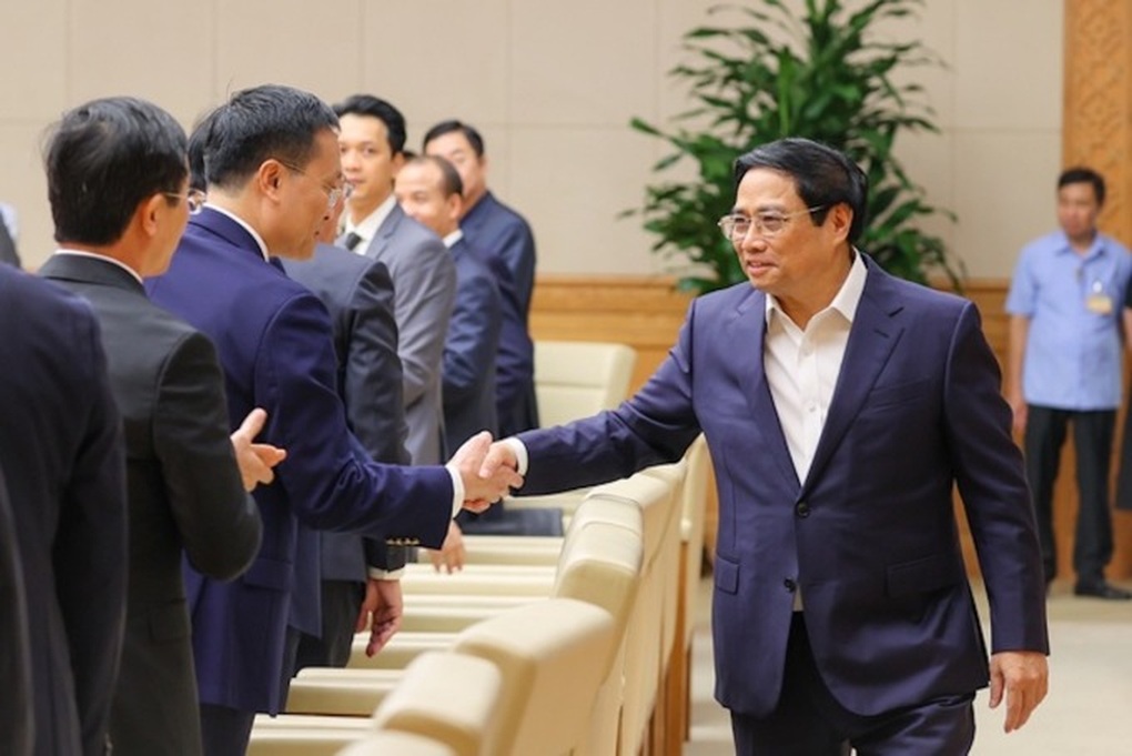 Thủ tướng đề nghị các ngân hàng thương mại tuân thủ pháp luật - 1 Thủ tướng đề nghị các ngân hàng thương mại tuân thủ pháp luật - 1
