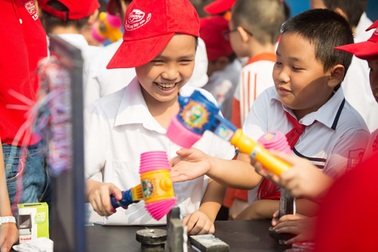 Hơn 2.300 trẻ em hào hứng “giải cứu phi thuyền”