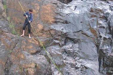 Chơi thác Tử Thần, 2 sinh viên tử nạn 