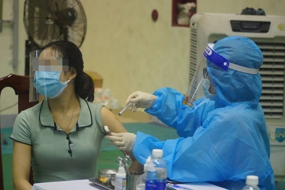 Quảng Bình triển khai tiêm vắc xin Covid-19 Quảng Bình triển khai tiêm vắc xin Covid-19 (Ảnh: N.H)