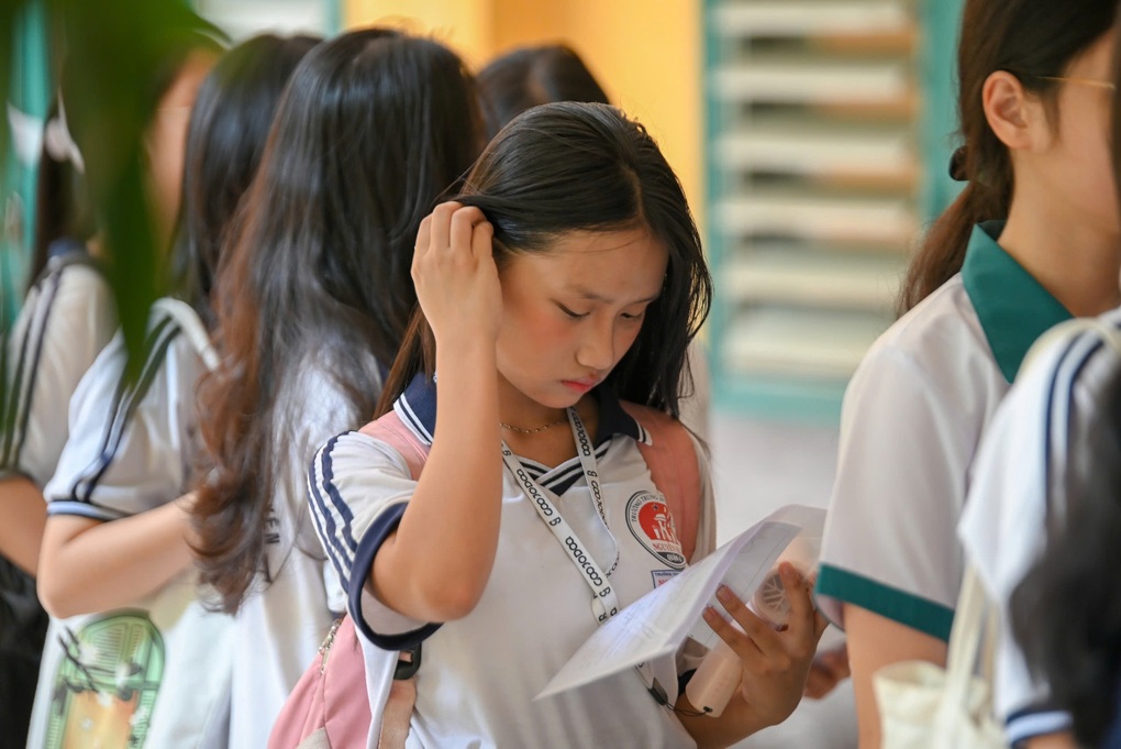 Học sinh TPHCM bước vào môn thi lớp 10 đầu tiên, đề văn ra như thế nào? - 1 Học sinh TPHCM bước vào môn thi lớp 10 đầu tiên, đề văn ra như thế nào? - 1