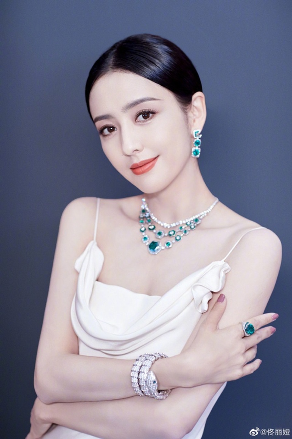 Mỹ nhân Tân Cương Đồng Lệ Á chính thức ly hôn chồng - 4 Mỹ nhân Tân Cương Đồng Lệ Á chính thức ly hôn chồng - 4