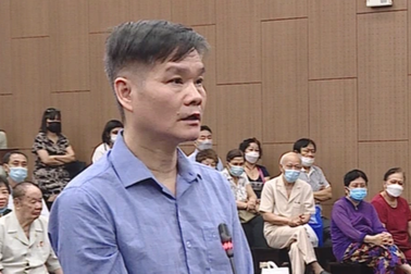 Xét xử tiến sĩ vật lý dạy làm giàu: Bị hại kêu oan cho bị cáo