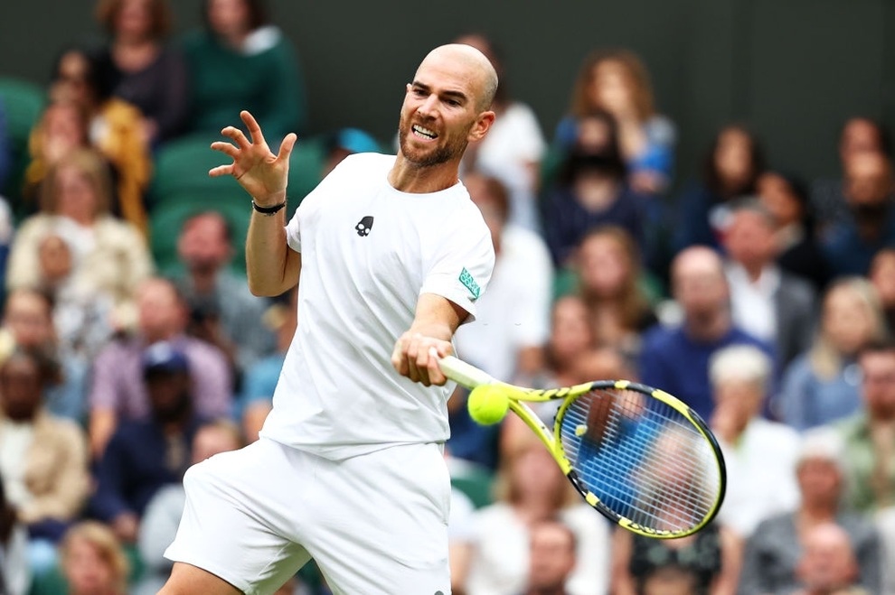 Federer thừa nhận thắng may mắn nhờ đối thủ bỏ cuộc - 2 Federer thừa nhận thắng may mắn nhờ đối thủ bỏ cuộc - 2