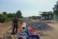 Kiên Giang: Người dân "mỏi cổ" chờ đền bù sau 20 năm bị huyện lấy đất!
