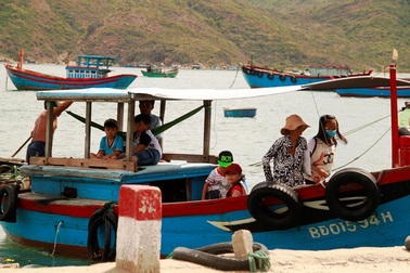 Xử lý nhiều phương tiện vận chuyển đường thủy “ba không”