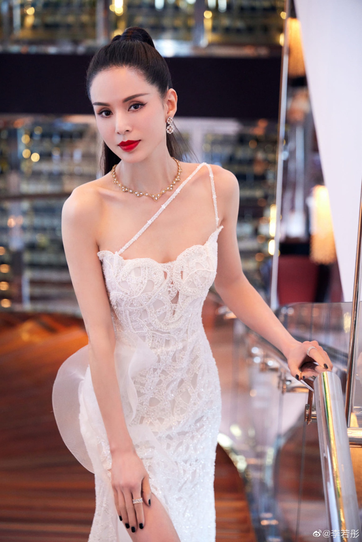 Lý Nhược Đồng tuổi 55: Nhan sắc nóng bỏng và quan điểm sống đáng ngưỡng mộ - 1 Lý Nhược Đồng tuổi 55: Nhan sắc nóng bỏng và quan điểm sống đáng ngưỡng mộ - 1