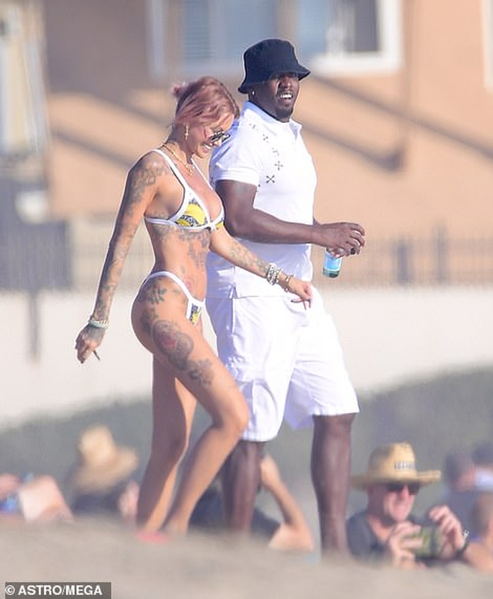 Sean Diddy Combs tình tứ bên bạn gái xăm trổ - 4 Sean Diddy Combs tình tứ bên bạn gái xăm trổ - 4
