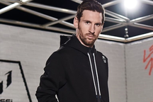 Phong cách thời trang nam tính và khối tài sản đáng nể của Lionel Messi