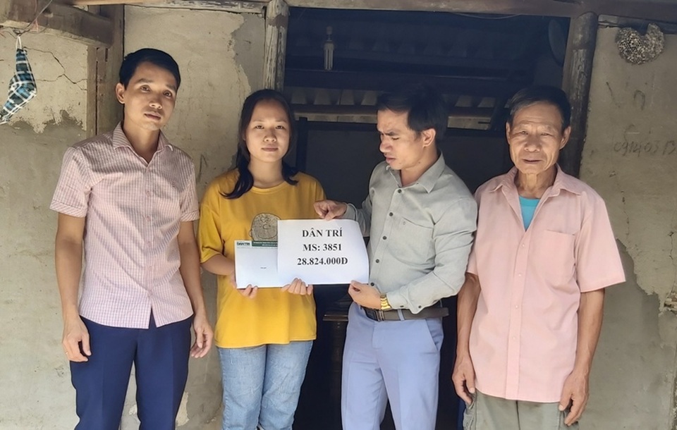 Bạn đọc Dân trí giúp nữ sinh nghèo viết tiếp ước mơ vào đại học - 1