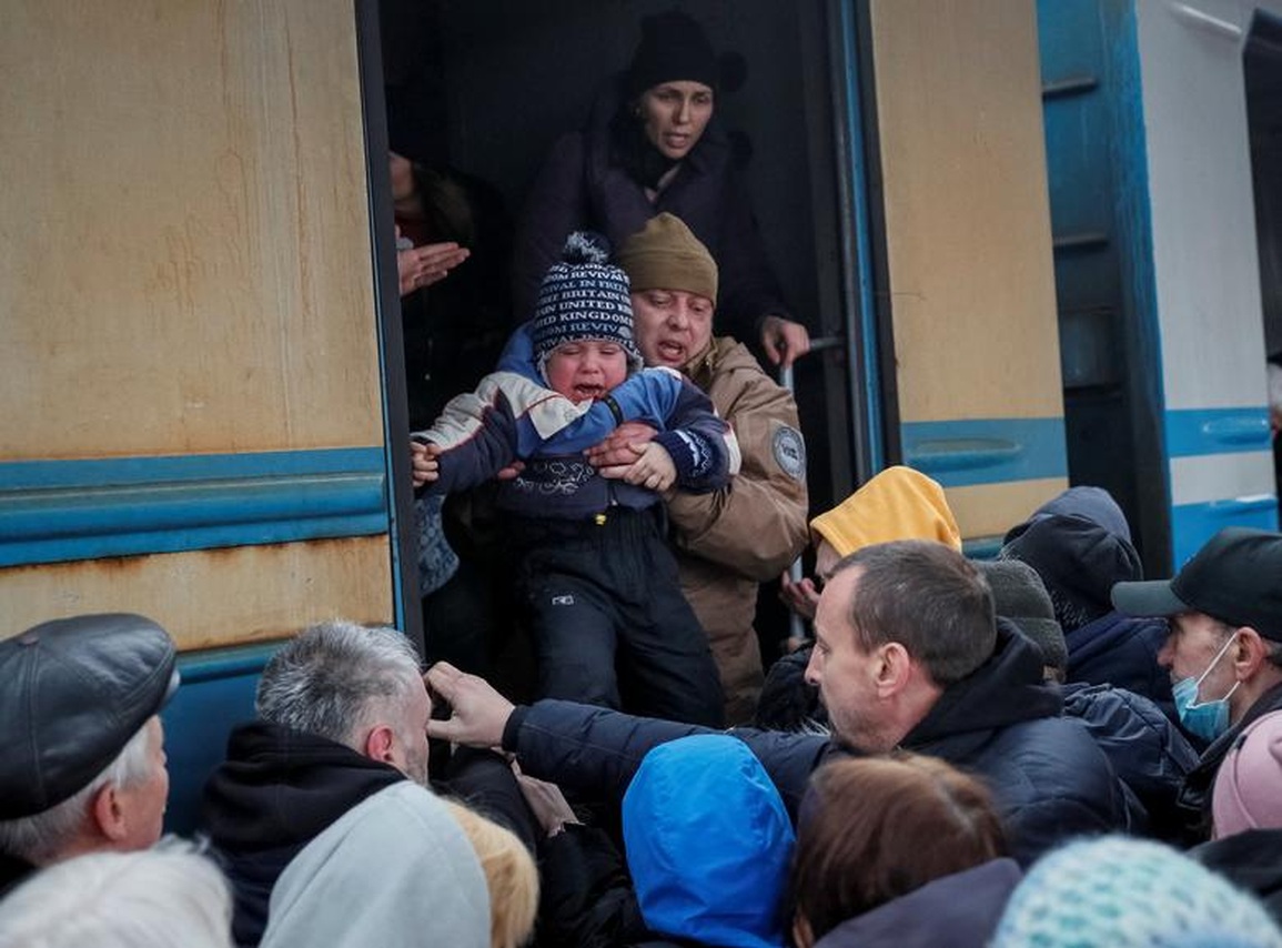 Quân đội Nga viện trợ nhân đạo 140 tấn hàng cho người dân thành phố Ukraine - 1 Quân đội Nga viện trợ nhân đạo 140 tấn hàng cho người dân thành phố Ukraine - 1