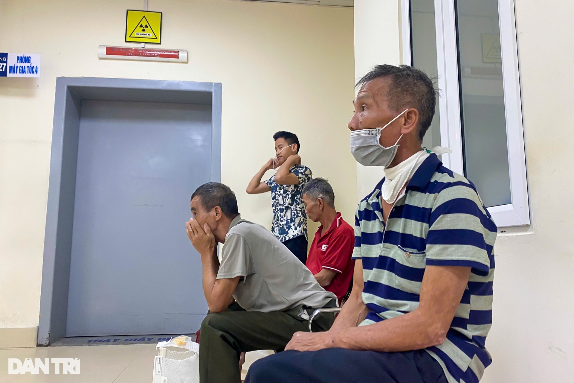 Đêm trắng xạ trị của những phận người mang K - 10 Đêm trắng xạ trị của những phận người mang K - 10