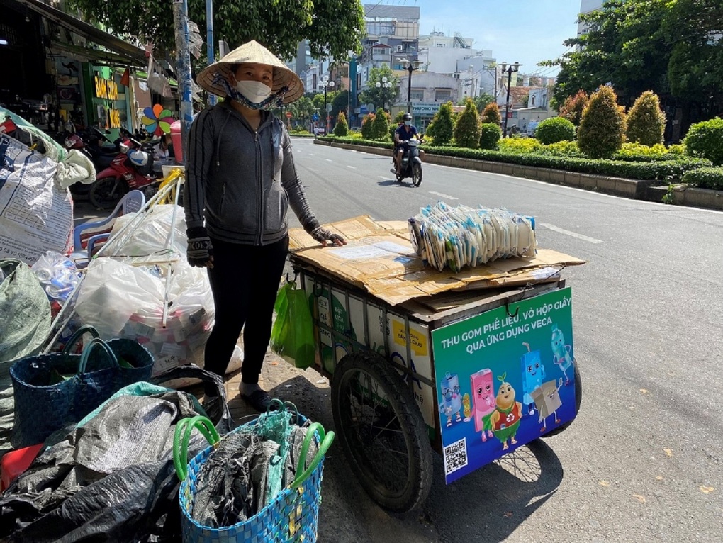 Lợi ích từ mô hình thu gom vỏ hộp giấy trong cộng đồng: Lợi ích cho tất cả - 1 Lợi ích từ mô hình thu gom vỏ hộp giấy trong cộng đồng: Lợi ích cho tất cả - 1