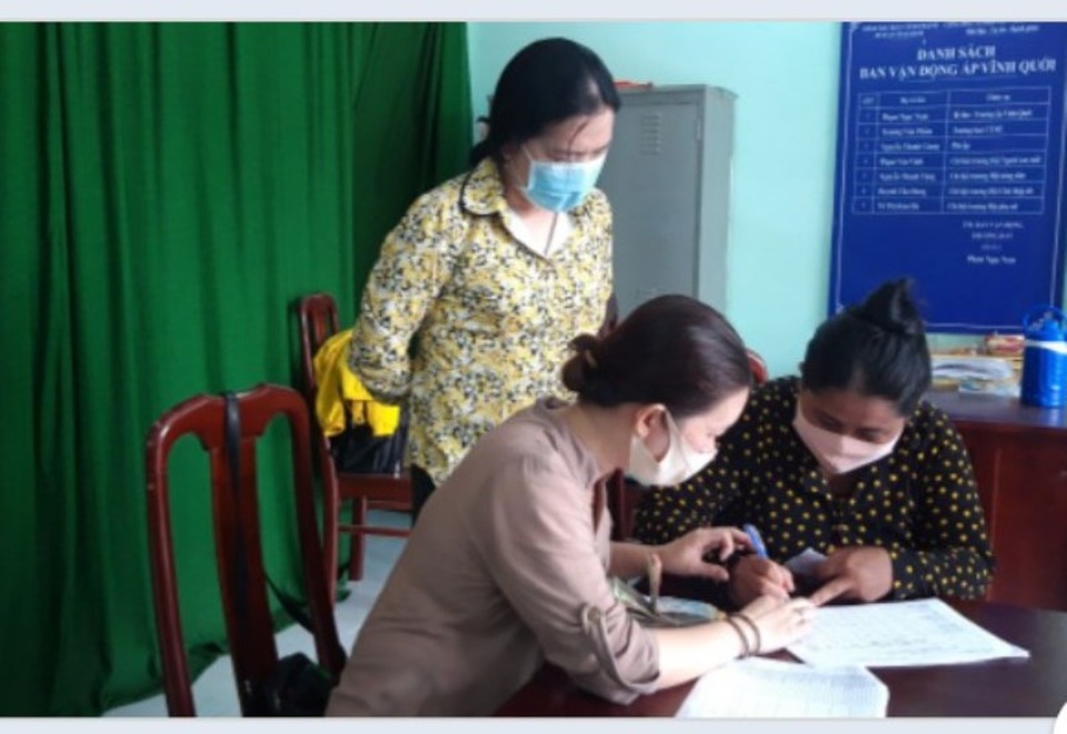 Cần Thơ: Đẩy nhanh việc trao tiền hỗ trợ người dân theo Nghị quyết 42/NQ-CP - 4 Cần Thơ: Đẩy nhanh việc trao tiền hỗ trợ người dân theo Nghị quyết 42/NQ-CP - 4