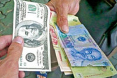 Cơ cấu danh mục đầu tư gây sức ép tăng giá USD