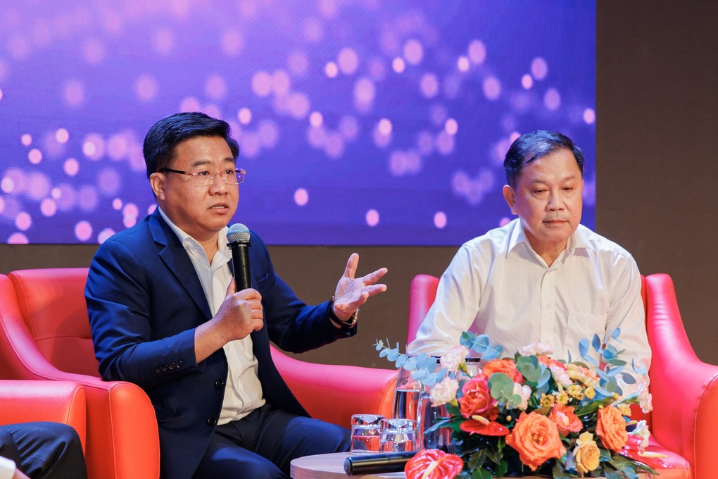 AI muốn giống con người, sinh viên ra trường lại muốn trở thành... cỗ máy - 2 AI muốn giống con người, sinh viên ra trường lại muốn trở thành... cỗ máy - 2