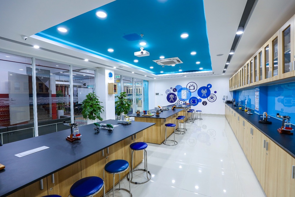 Nữ sinh với giấc mơ du học: 12 năm nỗ lực, 80.000 USD học bổng - 3 Nữ sinh với giấc mơ du học: 12 năm nỗ lực, 80.000 USD học bổng - 3