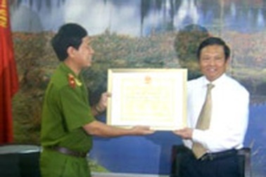 Khen thưởng chuyên án vụ New Century