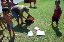 “Cứ mưa xuống nước chảy xiết là các cháu phải nghỉ học”