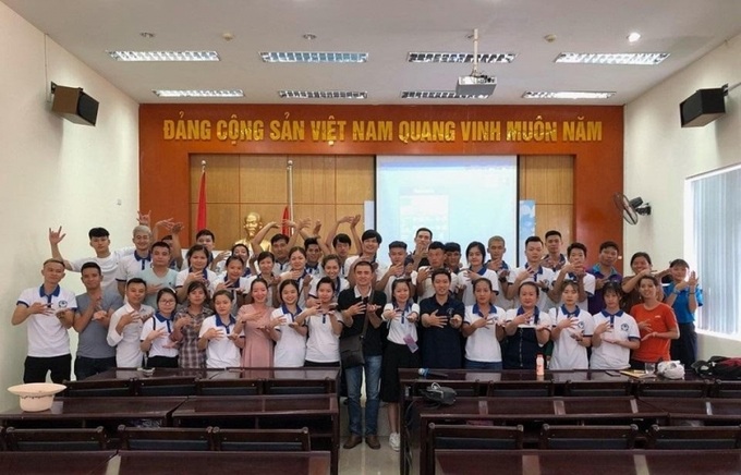 Trung tâm Công tác xã hội phối hợp cùng các đơn vị liên quan tập huấn nâng cao năng lực cho các thành viên Câu lạc bộ Người điếc Quảng Ninh.