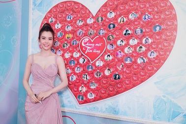 Hoa hậu Huỳnh Vy hút ánh nhìn bởi vẻ xinh đẹp, yêu kiều