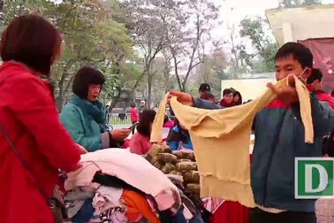 Chợ Tết đặc biệt "giá 0 đồng" cho người nghèo ở Hà Nội