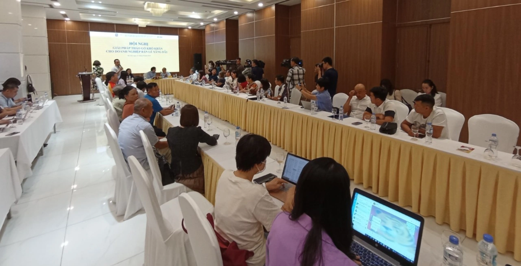 Giá xăng dầu hạ, chiết khấu vẫn 0 đồng, doanh nghiệp đồng loạt than - 1 Giá xăng dầu hạ, chiết khấu vẫn 0 đồng, doanh nghiệp đồng loạt than - 1