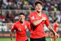 Hàn Quốc 2-0 Trung Quốc: Son Heung Min tỏa sáng