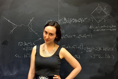 Nữ thiên tài Vật lý trẻ ấp ủ khám phá bí mật của vũ trụ