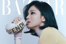 Song Hye Kyo nổi loạn, kiêu sa giữa thời điểm "tình cũ" sắp lấy vợ