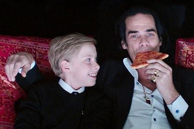 Sốc khi con trai 15 tuổi của huyền thoại Nick Cave tử nạn