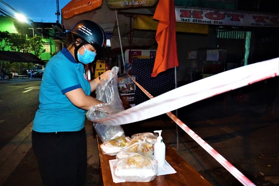 Người ở Đà Nẵng lại có những tháng ngày khó quên - 4 Người ở Đà Nẵng lại có những tháng ngày khó quên - 4