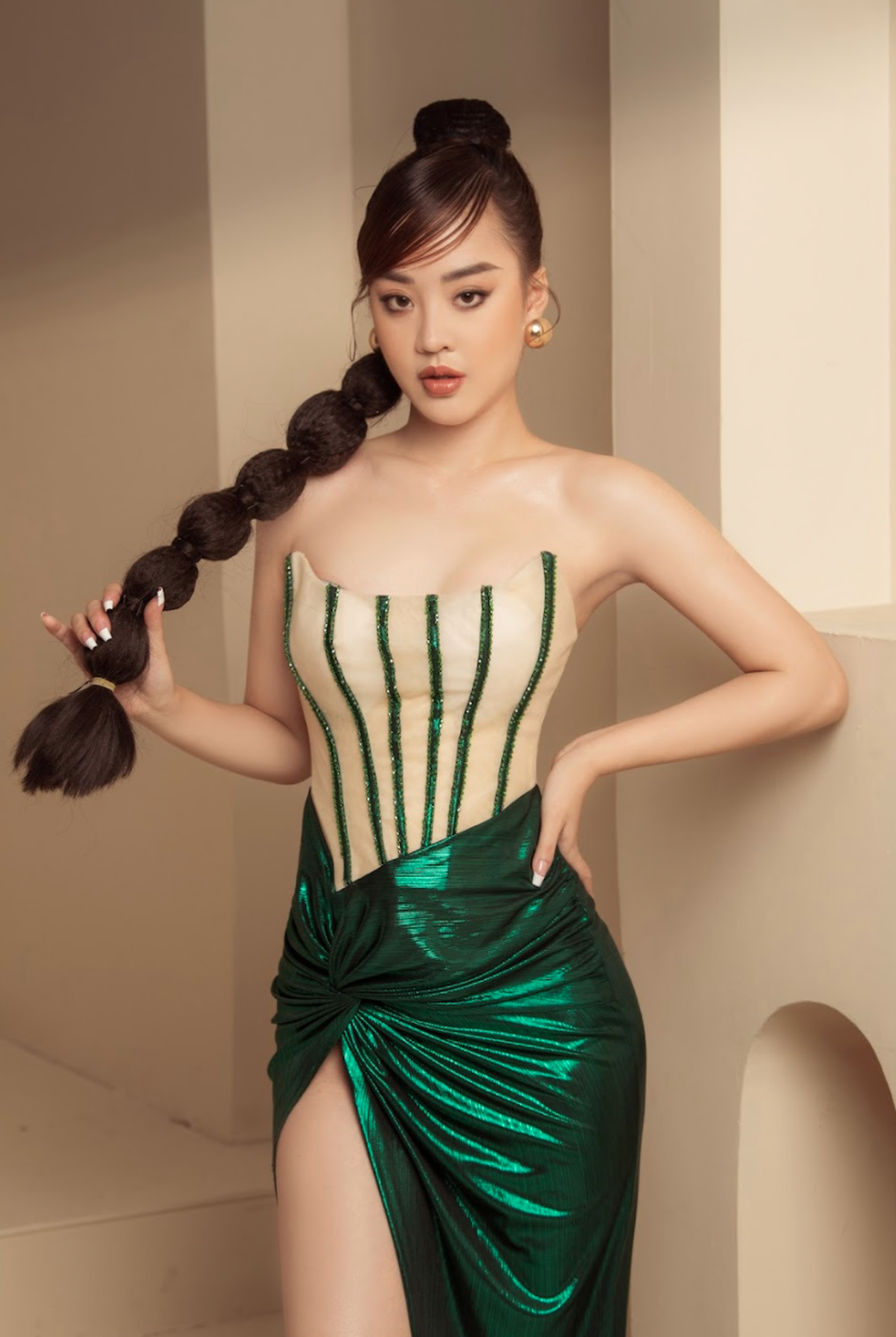 Cuộc sống hiện tại của người đẹp từng dự 9 cuộc thi sắc đẹp Hoàng Hải Thu - 1 Cuộc sống hiện tại của người đẹp từng dự 9 cuộc thi sắc đẹp Hoàng Hải Thu - 1