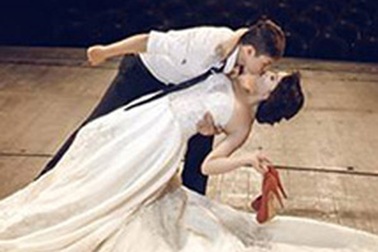 Ảnh cưới độc của cặp vũ công đình đám nhất hiện nay