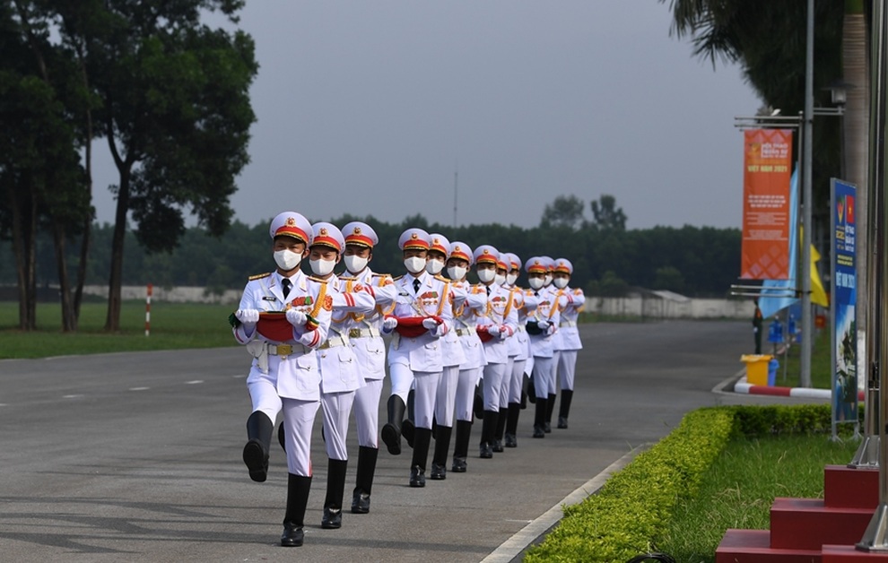 Thượng cờ các quốc gia tham dự Army Games 2021 tại Việt Nam - 2