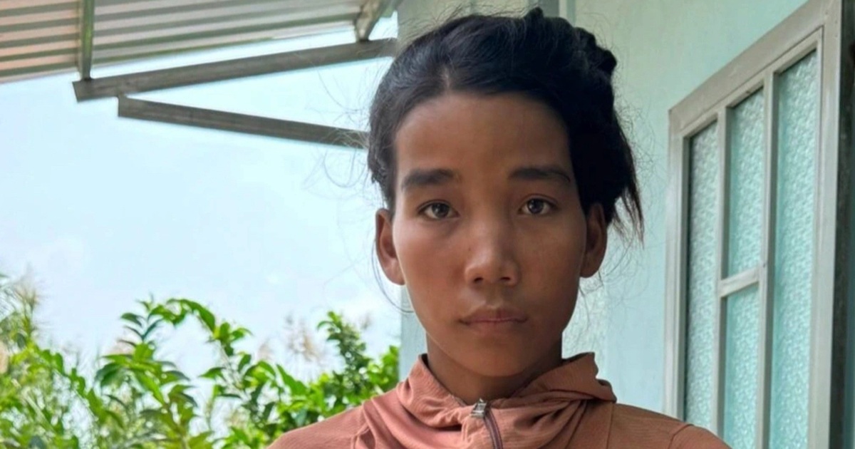 Chiêu trò của cô gái giả vờ nhảy cầu để lừa tiền người đi đường