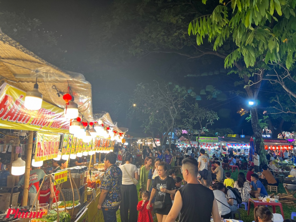 Lễ hội Tết Việt 2024 đón 90.000 lượt khách tham quan, trải nghiệm - 2 Lễ hội Tết Việt 2024 đón 90.000 lượt khách tham quan, trải nghiệm - 2