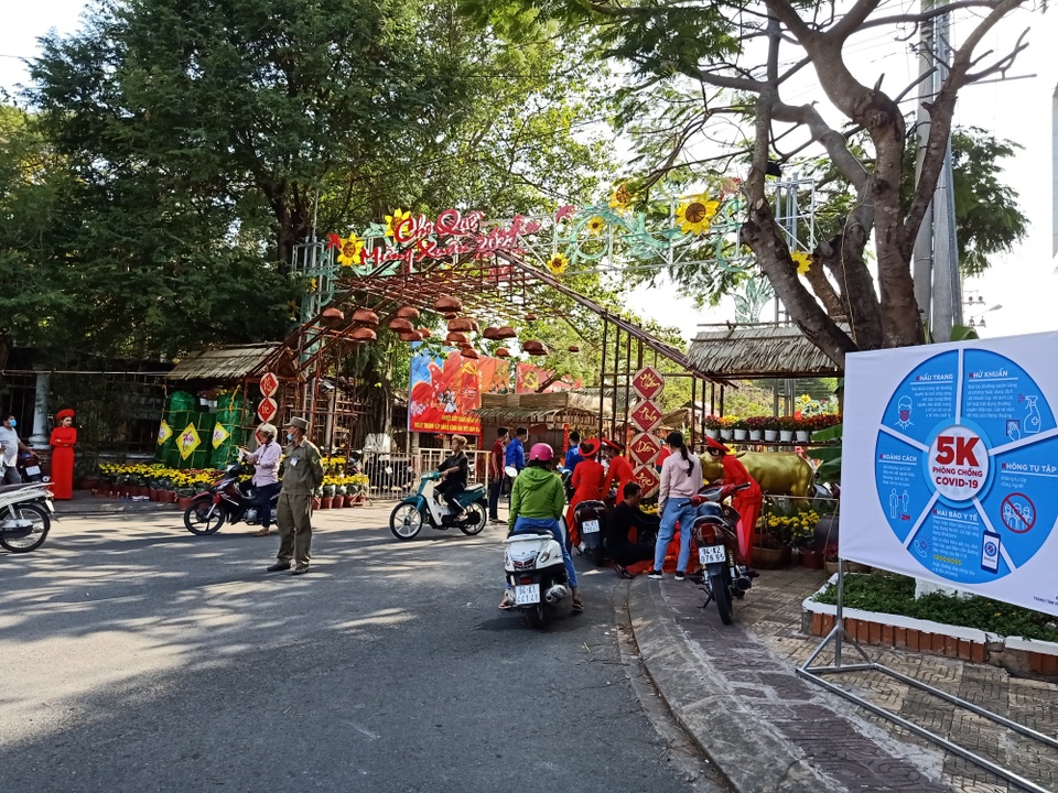 Đến chợ quê ngày Tết xứ Công tử Bạc Liêu nghe hát tài tử - 1 Đến chợ quê ngày Tết xứ Công tử Bạc Liêu nghe hát tài tử - 1