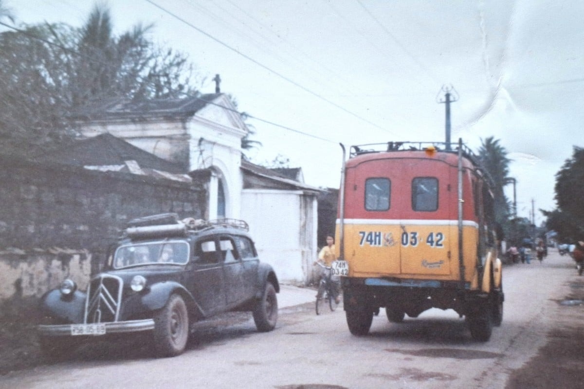 Chụp ảnh Hội An cách đây 31 năm, khách Tây quay lại bất ngờ vì thay đổi - 1