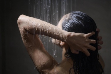 Chồng có hành động đáng xấu hổ, tôi muối mặt với cả dãy trọ