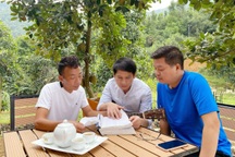 Đăng Dương, Trọng Tấn về trang trại 10.000m2 của Việt Hoàn tập hát